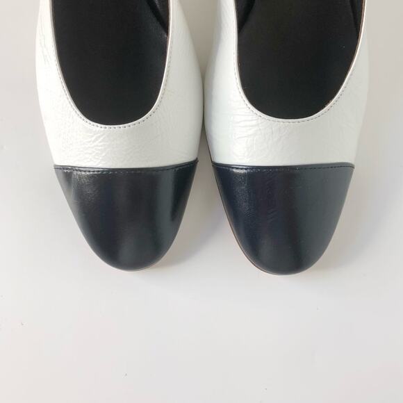 NEW Chanel Calfskin CC Logo Cap Toe White Dark Navy Slingback Low Heel Pumps 36 - Picture 3 of 11
